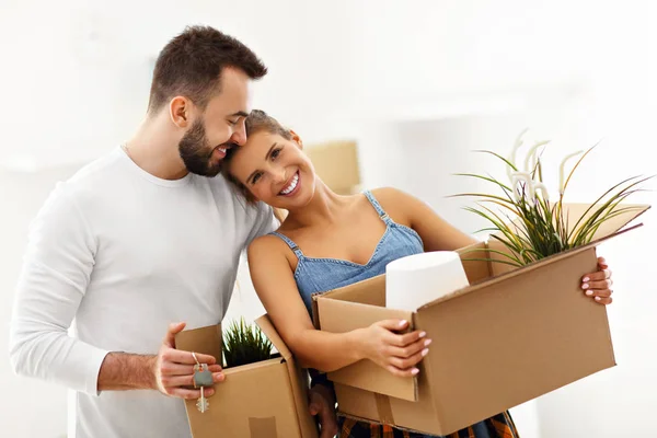 Picture Showing Happy Adult Couple Moving Out New Home — Stock Photo, Image