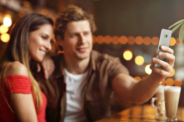 Kafede bir tarihte şirin çift