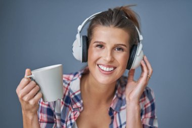 kız öğrenci evinde öğrenme