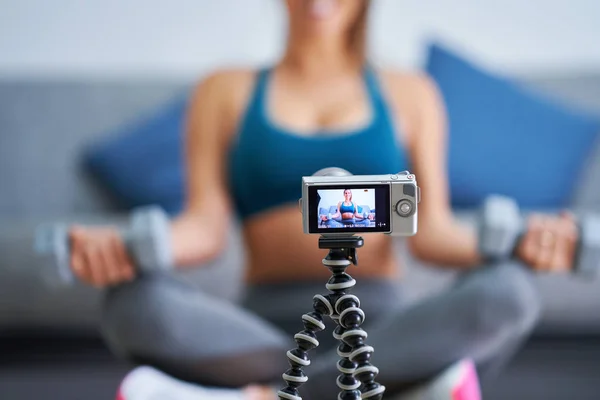 Fitness vlogger influencer recording live tutorial video — Stok fotoğraf