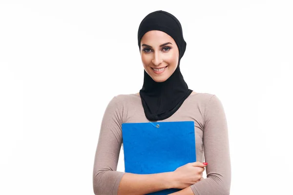 Muslim woman over white background — Stok fotoğraf