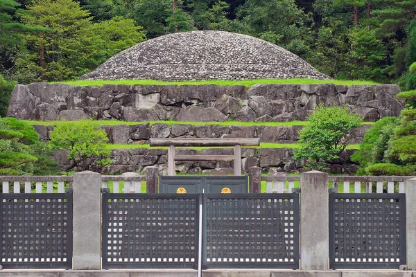 Kaisershowa 's (hirohito) Grab, hachioji, japan — Stockfoto