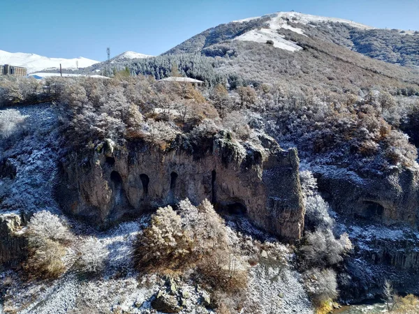 Jaskinie w Jermuk — Zdjęcie stockowe