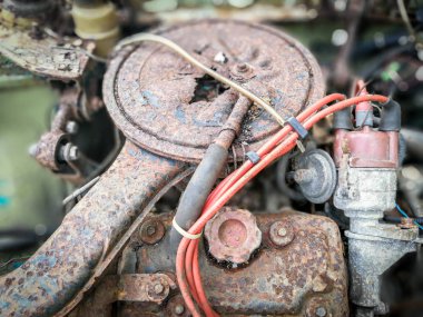 Eski araba motoru bozuk