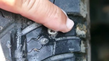 Sabun ve Su ile Bir Sızıntı Bulma