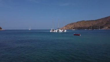 Phuket 'in batısındaki Aerial Top View mavi denizi