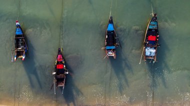 Yerel balıkçı tekneleri sıraya dizildi