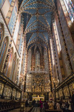 Krakow'daki St Mary's Kilisesi'nin iç