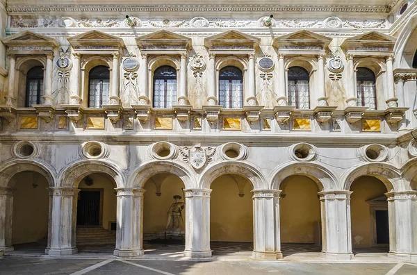 Facade of the Palace of the Doges — Stock Photo, Image