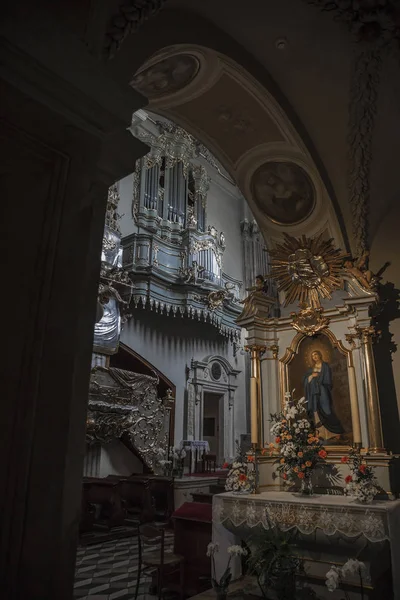 Église intérieure près de St Andrew — Photo