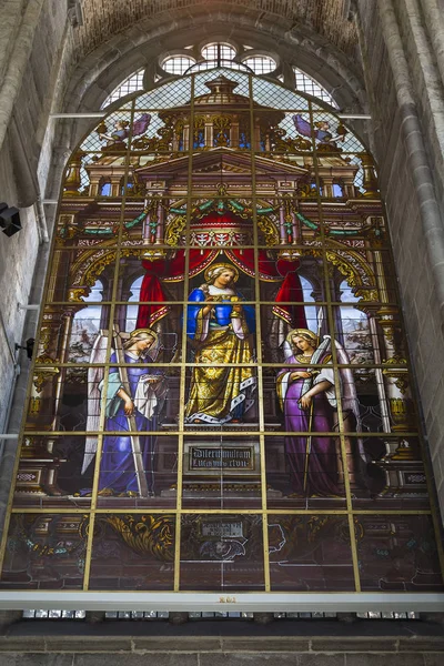 Glas-in-loodramen in de Sint Nicolaaskerk — Stockfoto