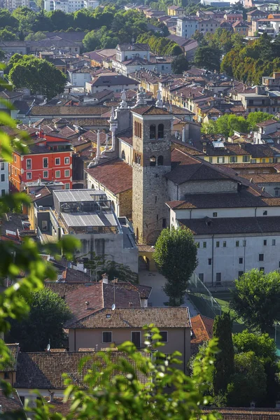 Vista de la ciudad y la iglesia de San Faustino y Giovita —  Fotos de Stock