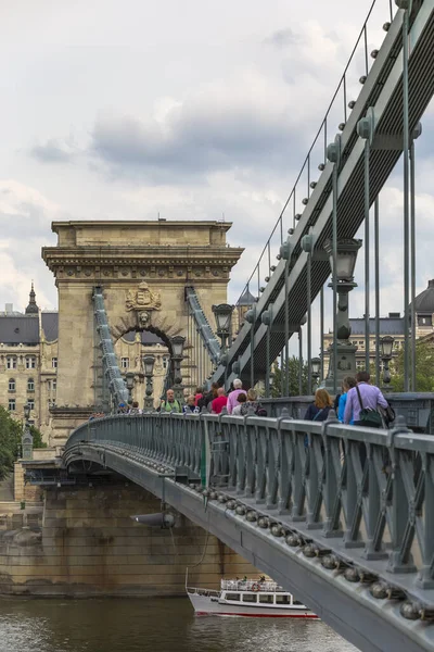 Budapeşte Macaristan Mayıs 2014 Tuna Nehri Üzerindeki Zincir Köprü Güzel — Stok fotoğraf