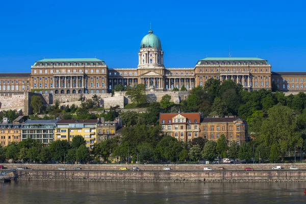 Boedapest Hongarije Het Koninklijk Paleis Aan Oever Van Donau Een — Stockfoto