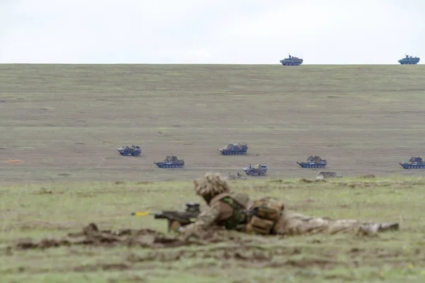 Armé Soldat Och Stridsvagnar Fält Krigare Krig — Stockfoto