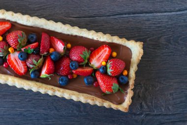 Adam el Romen para ile Leyi ron ve dolar