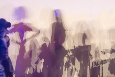 grup insanların duvardaki gölgeler 