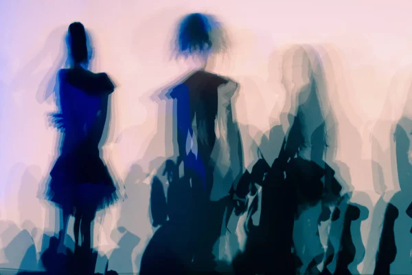 Imagem Abstrata Borrada Pessoas Dançando Multidão Silhuetas Multidão — Fotografia de Stock