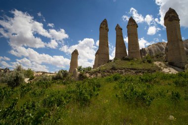 Aşk Vadisi Göreme Köyü, Türkiye'de. Kırsal Cappadocia manzara. Taş Goreme, Nevsehir ev sahipliği yapmaktadır. Kırsal yaşam tarzı