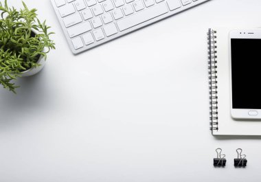 Ofis resepsiyon masası malzemeleri ile. Düz yatıyordu iş işyeri ve nesneleri. Üstten Görünüm. Metin için yer kopyalayın