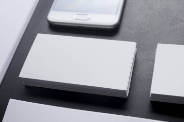 Renkli arka planda kartvizitler. Düz Yat. metin için boşluk kopyala