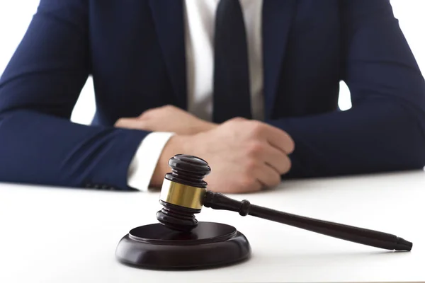 Hukuk, tavsiye ve yasal hizmetler kavramı. Avukat ve takım toplantısı hukuk firmasında avukat. — Stok fotoğraf
