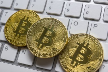 Bitcoin altın para. Kripto para birimi konsepti. Sanal para birimi arkaplanı.