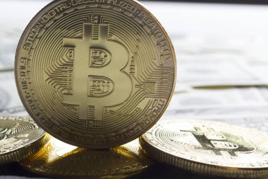 Bitcoin altın para. Kripto para birimi konsepti. Sanal para birimi arkaplanı.