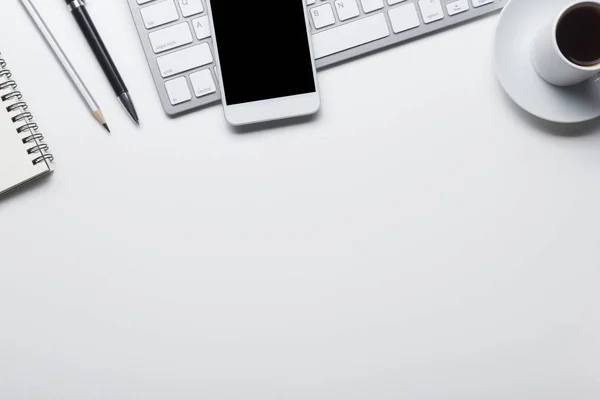 Office desk table with supplies. Flat lay Business workplace and objects. Top view. Copy space for text — Stock Photo, Image