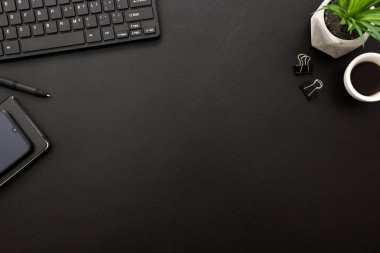 Ofis resepsiyon masası malzemeleri ile. Düz yatıyordu iş işyeri ve nesneleri. Üstten Görünüm. Metin için yer kopyalayın