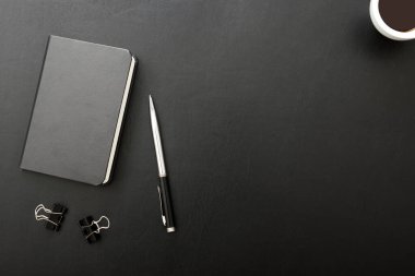 Ofis resepsiyon masası malzemeleri ile. Düz yatıyordu iş işyeri ve nesneleri. Üstten Görünüm. Metin için yer kopyalayın