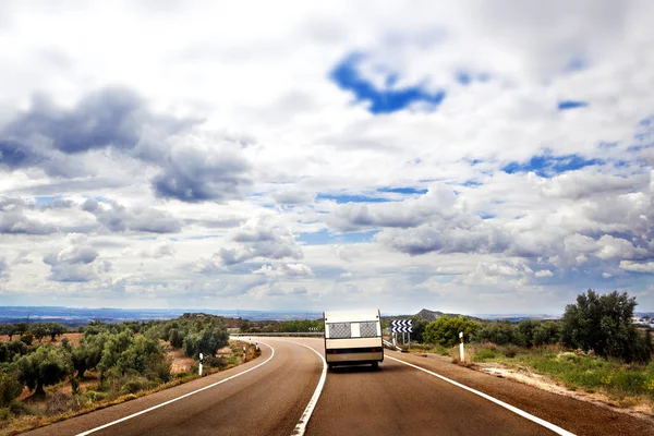 Husvagn livsstil road och landskap — Stockfoto
