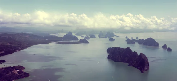 Paisaje marino e islas de Tailandia desde la vista aérea — Foto de Stock