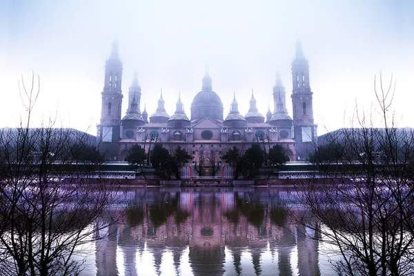 Zaragoza city at winter. — Stock Photo, Image