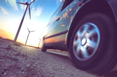 Elektrikli otomobil ve yenilenebilir enerji kavramı sanayi
