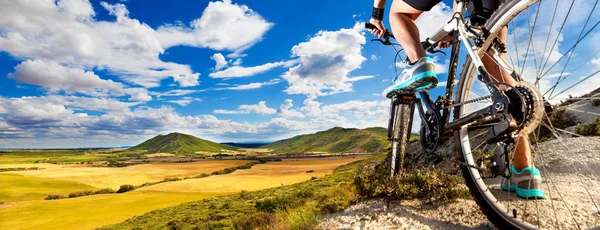 Mountainbike. Sport och hälsosamt liv — Stockfoto