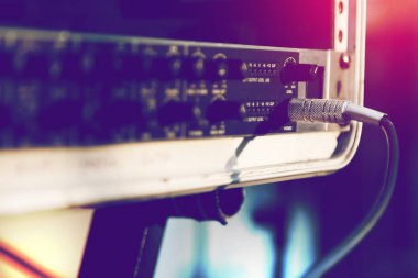 Arka plan ses ve karıştırma