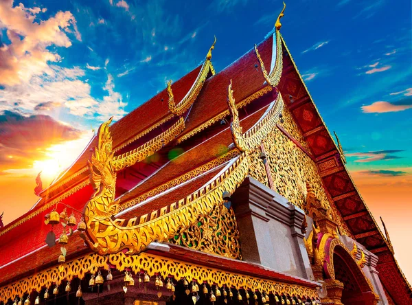 Templu frumos în Thailanda . — Fotografie, imagine de stoc