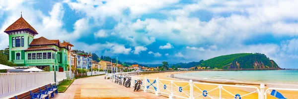 Strandpromenad Ribadesella Asturien Spanien Naturskönt Landskap Arkitektur Och Strand — Stockfoto