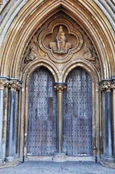 Wejście z katedry w Wells zbliżenie — Zdjęcie stockowe