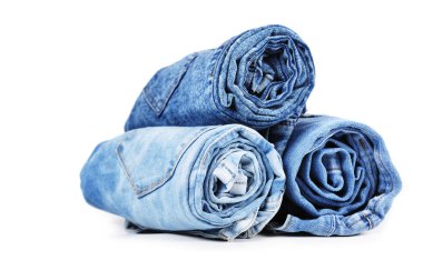 Mavi jeans yığını