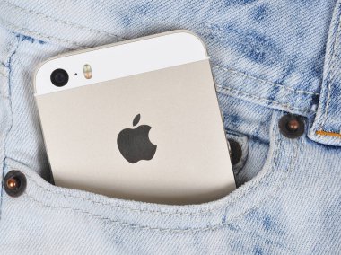 Chlumcany, Çek Cumhuriyeti, 10 Mart 2015: altın iphone 5'ler