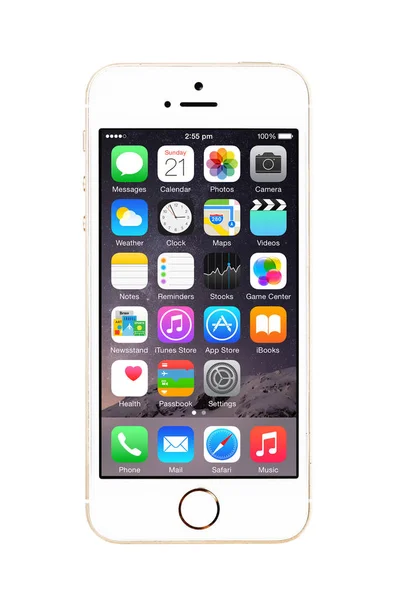 CHLUMCANY, REPÚBLICA CHECA, 21 DE JUNHO DE 2015: Apple iPhone 5s — Fotografia de Stock