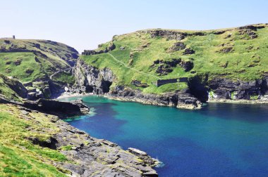 Merlin's mağara - Tintagel Bay, Cornwall, İngiltere
