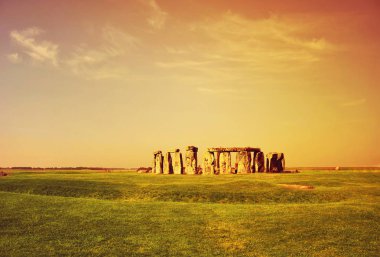 Stonehenge günbatımı