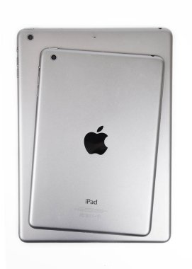 Chlumcany, Çek Cumhuriyeti, 9 Ekim 2015: Apple ipad Mini Apple ipad hava koymak