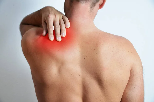 Людина з болю в спині — стокове фото