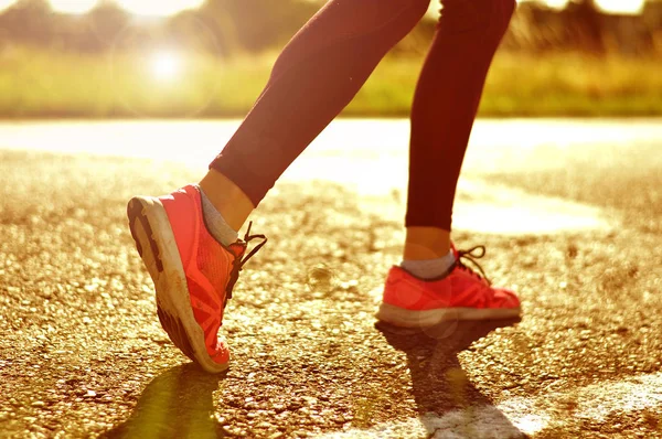 Gün batımı runnin kadın