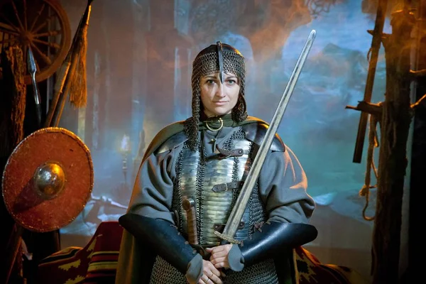 kadın savaşçı zırh