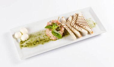 garnitür ile et yemek